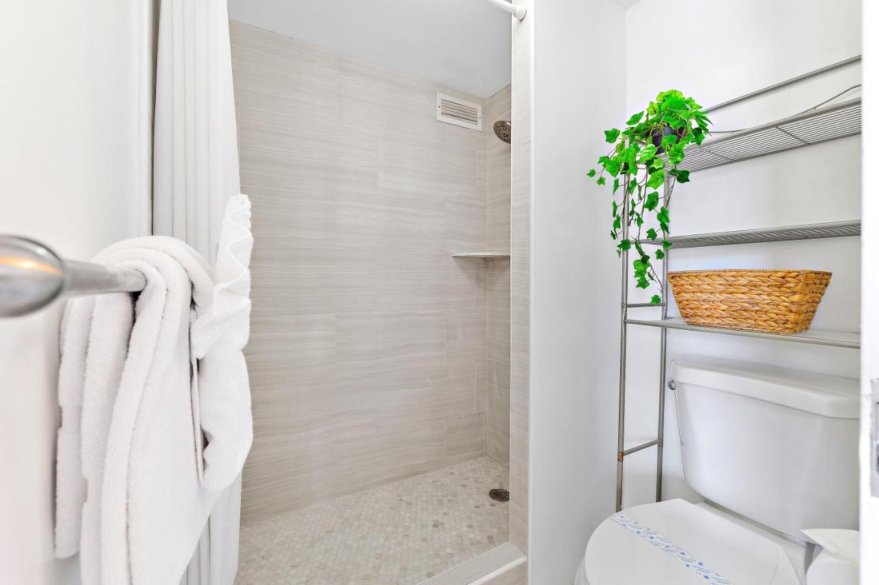 Beautiful Studio In The Heart Of Vibrant Waikiki Honolulu Exterior foto